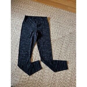 Lululemon Align 7/8 25” black camo leggings size 6